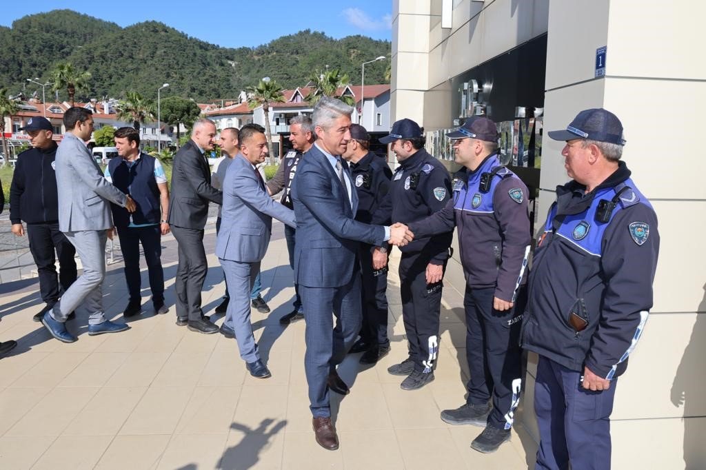 Başkan Oktay, personeli ile bayramlaştı