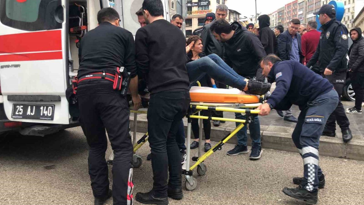 Cadde ortasında bıçaklı kavga