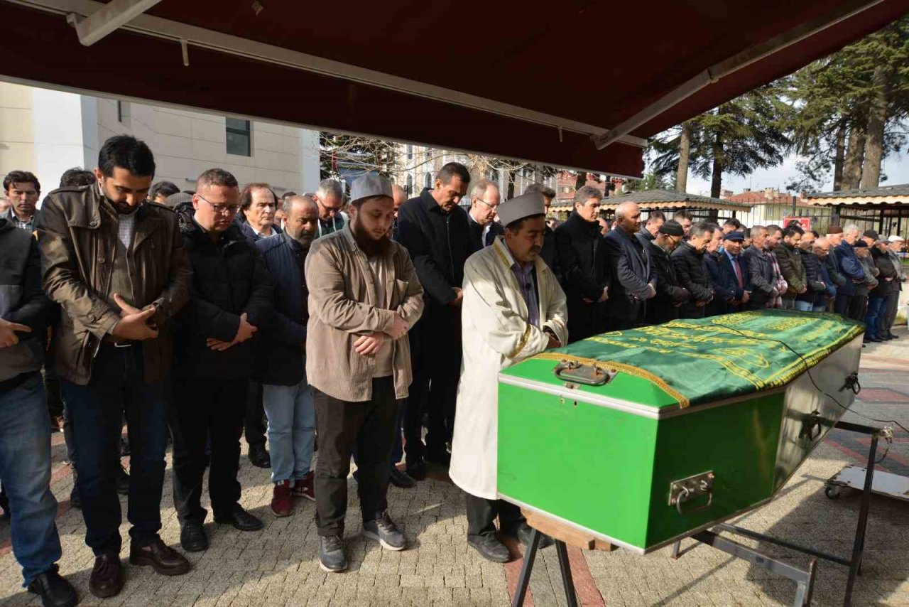 İlk iş gününe giderken kazada hayatını kaybeden Selim son yolculuğuna uğurlandı