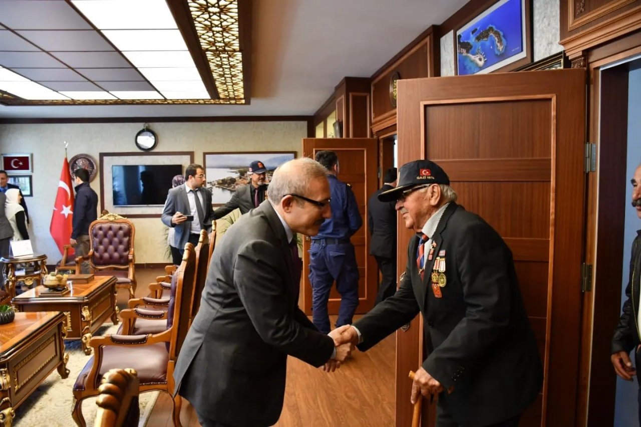 Kaymakam Karaman, “Çifte bayramın mutluluğunu yaşıyoruz”