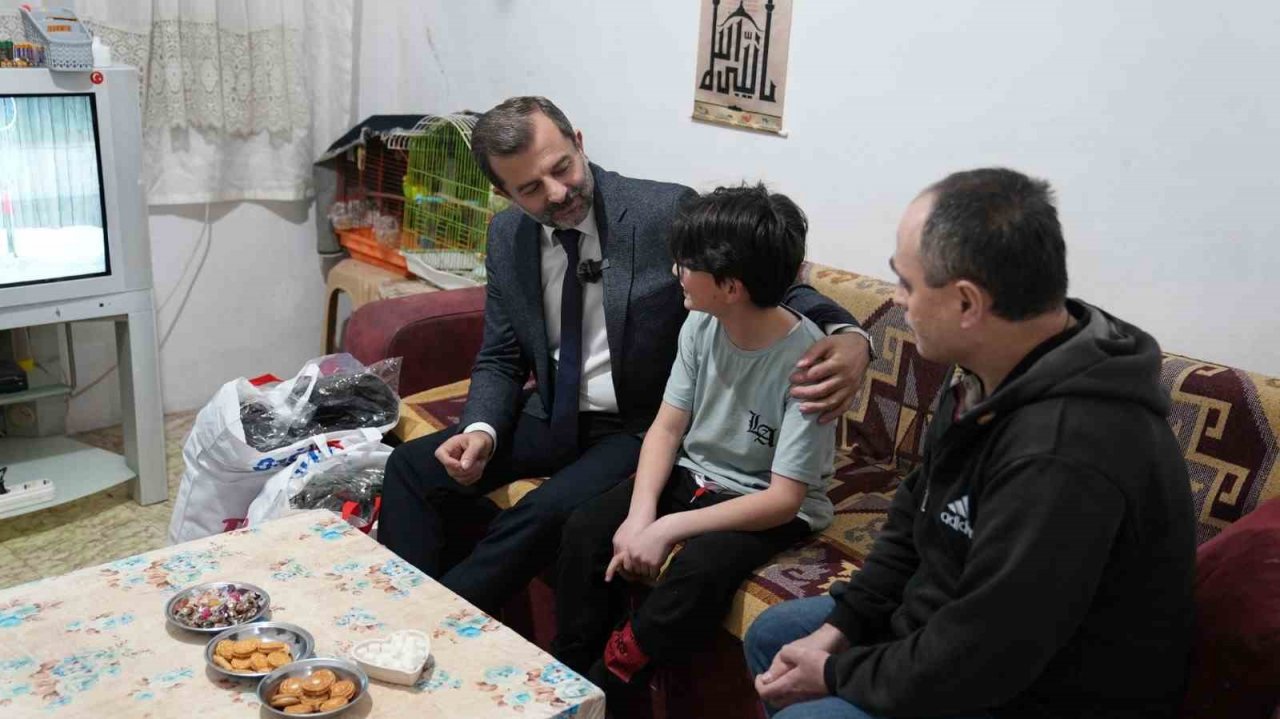 Gürsu’da bayramlıklar başkandan