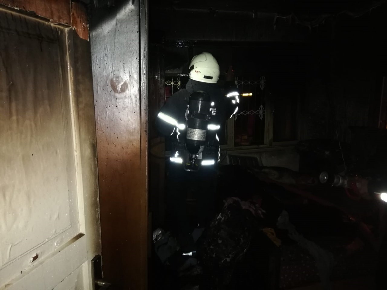 Müstakil evde çıkan yangın eşyaları kullanılamaz hale getirdi