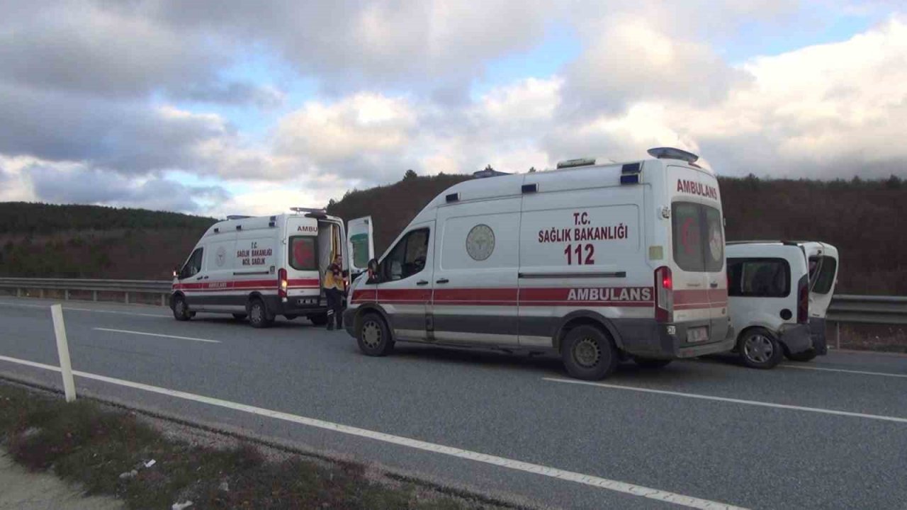Kastamonu’da minibüs ile hafif ticari araç çarpıştı: 1 yaralı