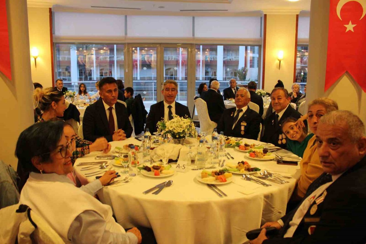 Kaymakam Aksoy, şehit yakınları ve gazileri iftar programında ağırladı