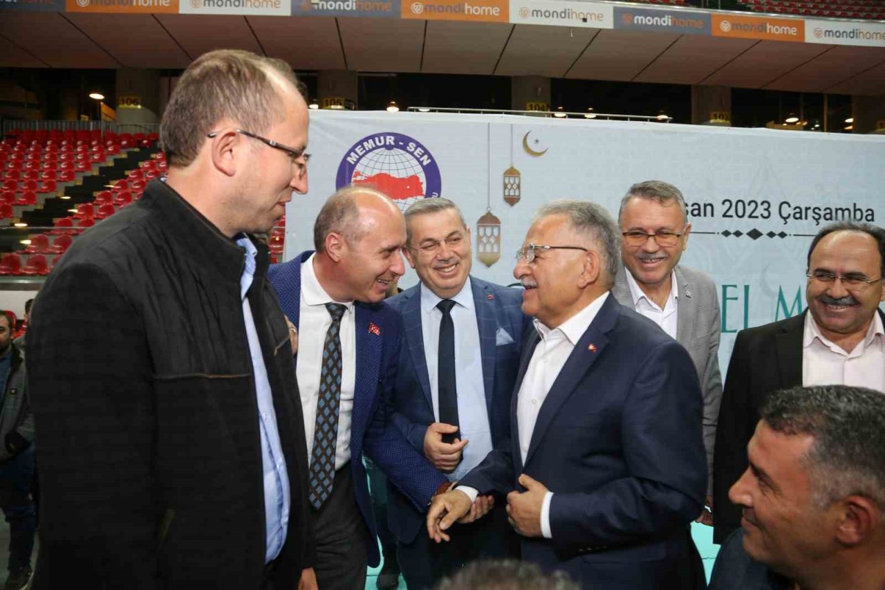 Başkan Büyükkılıç, memurlarla bir araya geldi