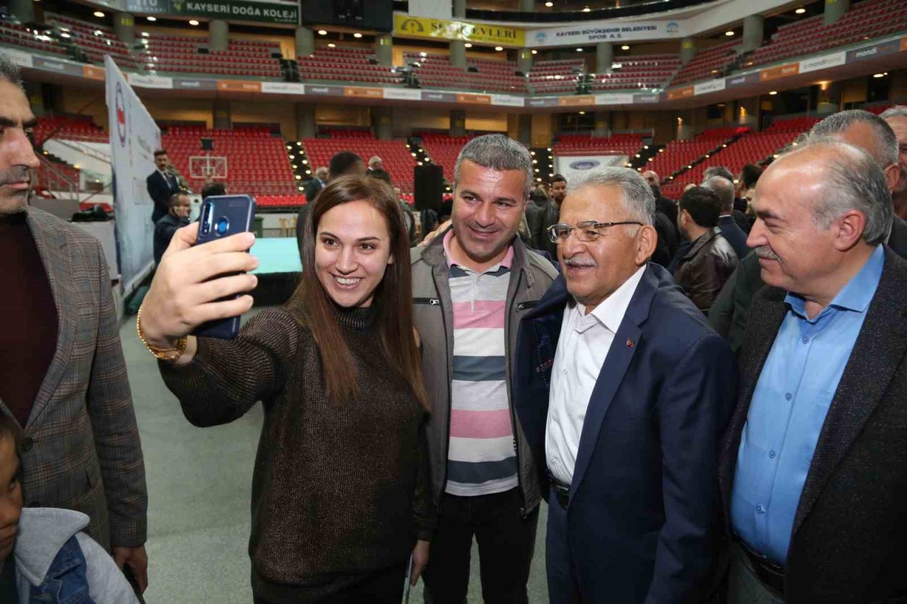 Başkan Büyükkılıç, memurlarla bir araya geldi