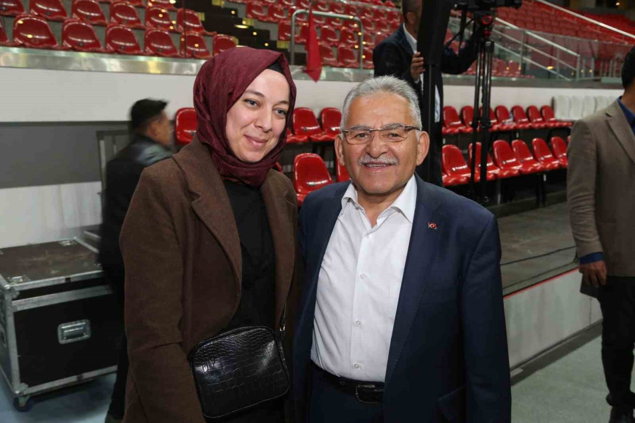 Başkan Büyükkılıç, memurlarla bir araya geldi