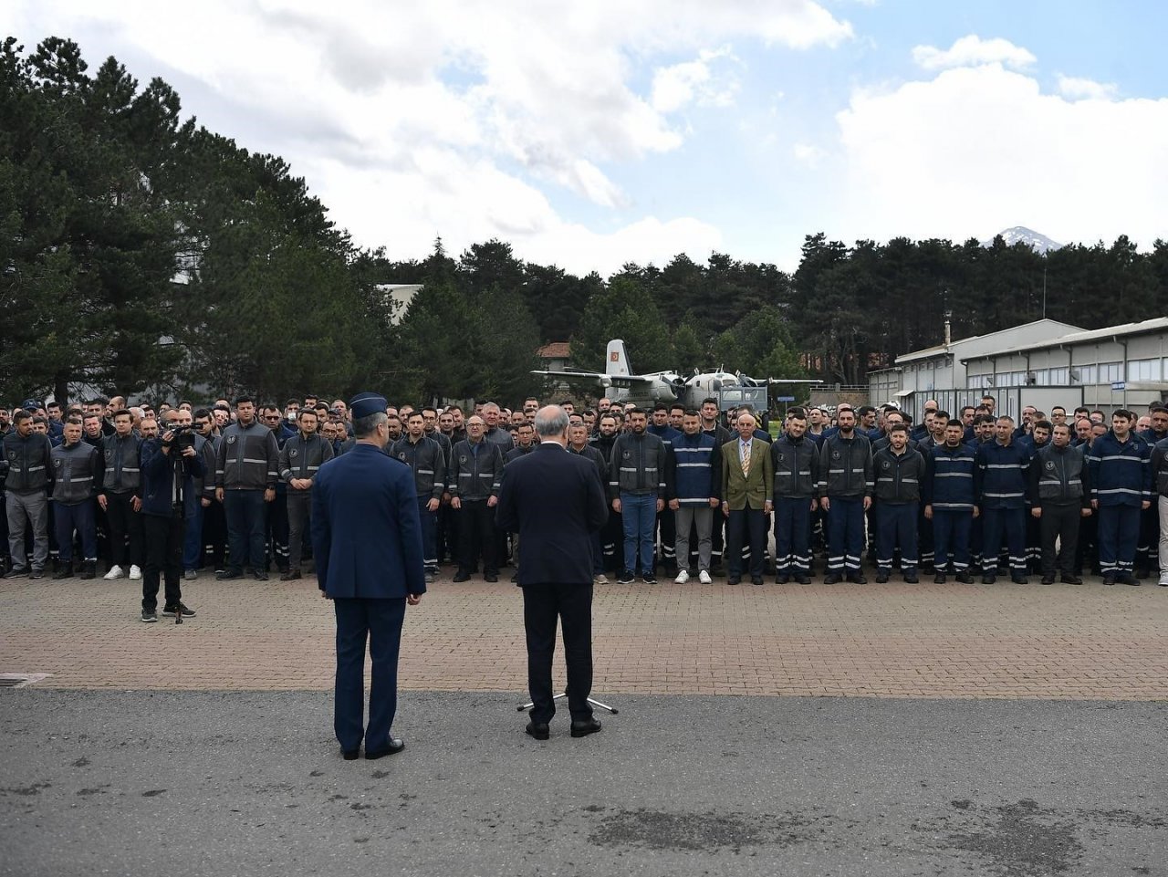 Bakan Akar ile Başkan Büyükkılıç, bayramlaşma programlarına TOGG ile katıldı