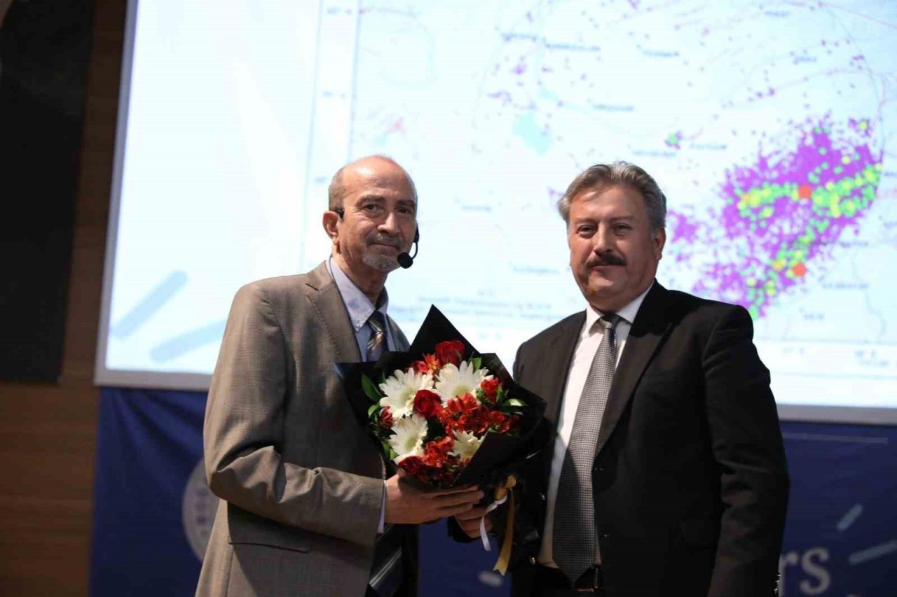 Melikgazi’de depremler hakkında bilgilendirme seminerlerinin ikincisi gerçekleştirildi