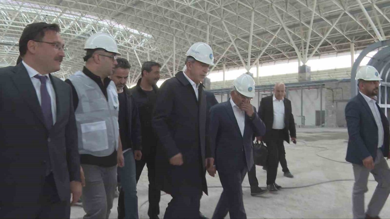 Bakan Akar’dan Kayseri Havalimanı Yeni Terminal Binası inşaatında inceleme