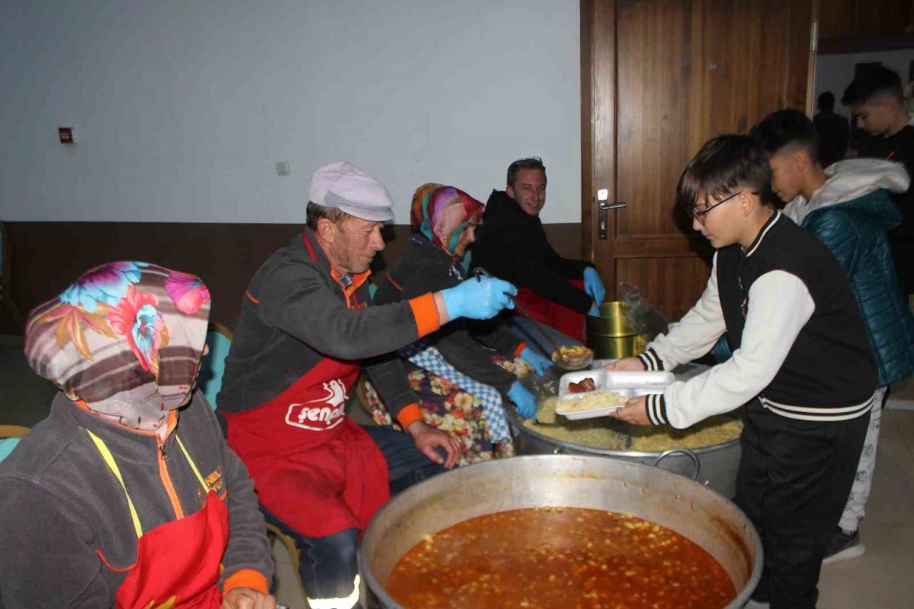 Başkan Şahin engelliler ve aileleriyle iftarda buluştu