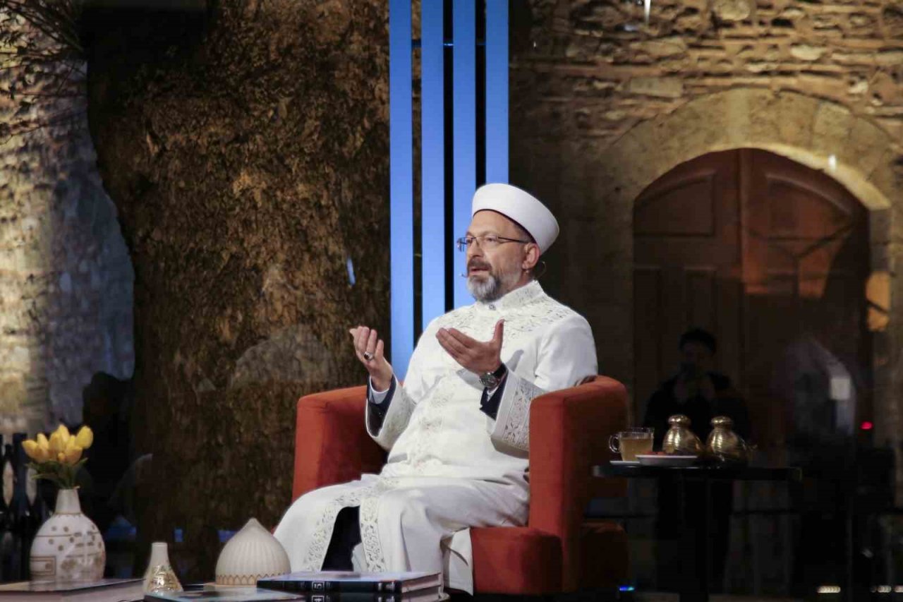 Diyanet İşleri Başkanı Erbaş: “Ne mutlu Ramazan ayını en güzel şekilde değerlendirmiş olan Müslümanlara”