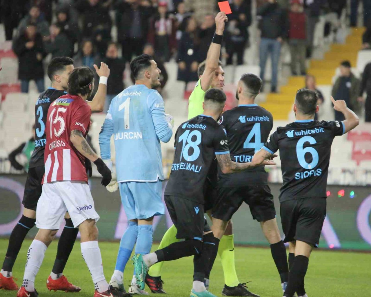 Spor Toto Süper Lig: DG Sivasspor: 2 - Trabzonspor: 1 (İlk yarı)