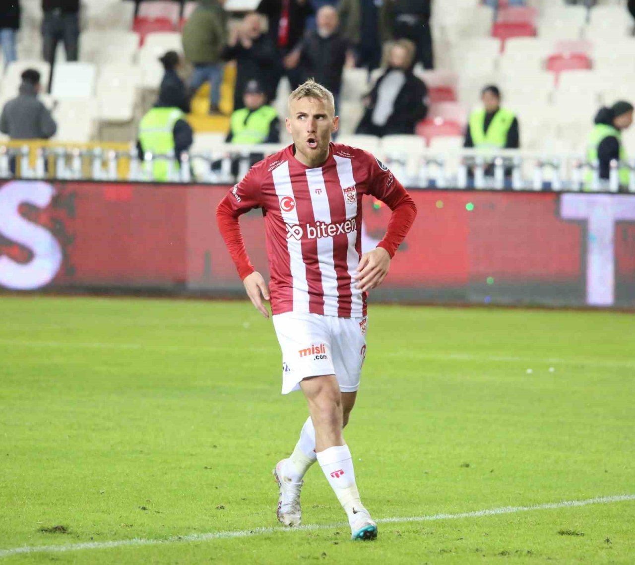 Spor Toto Süper Lig: DG Sivasspor: 2 - Trabzonspor: 1 (İlk yarı)