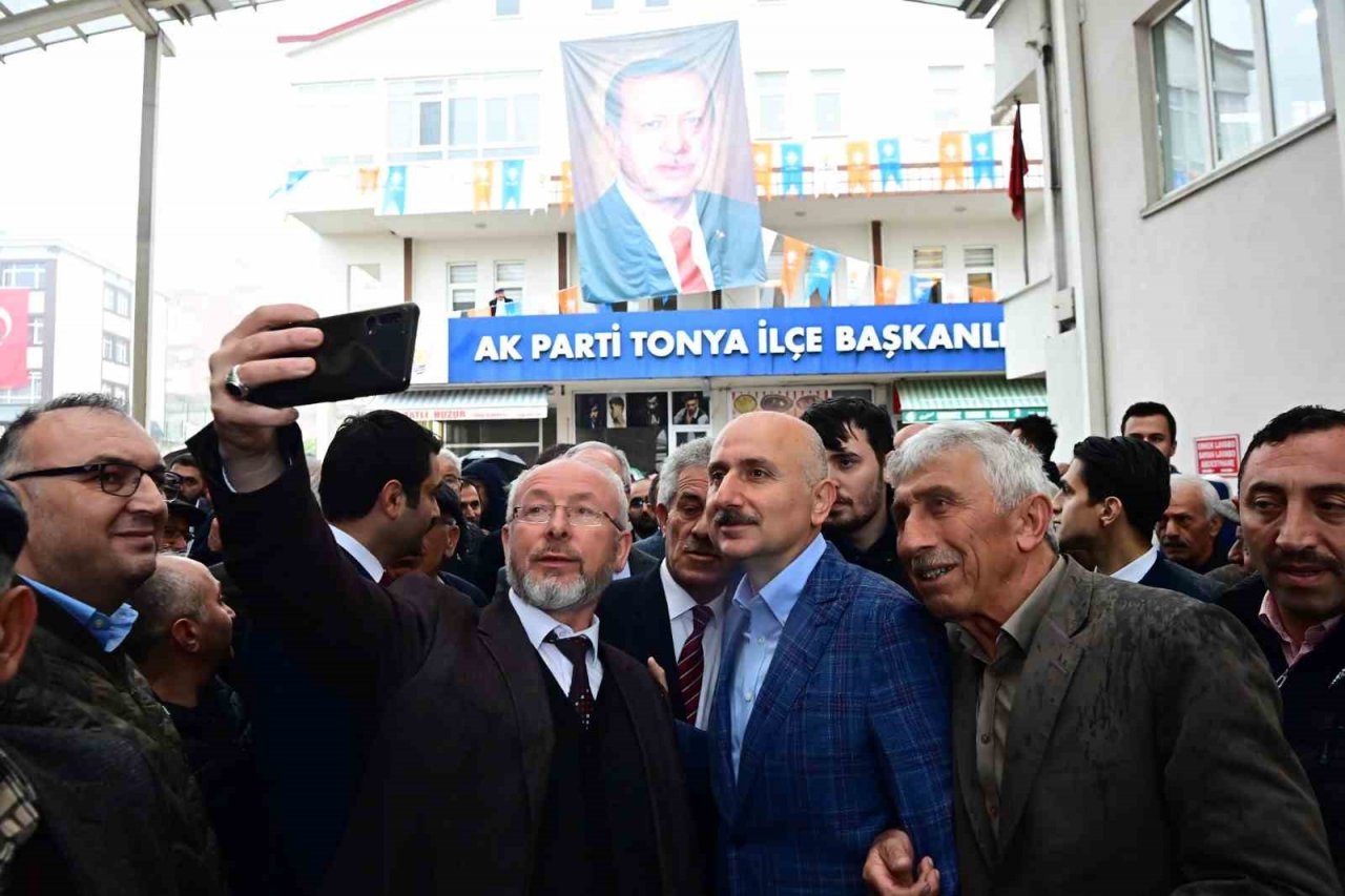 Bakan Karaismailoğlu: "Türkiye’de iki şey bitmez; bir AK Parti’nin icraatleri, iki CHP’nin yalanları"