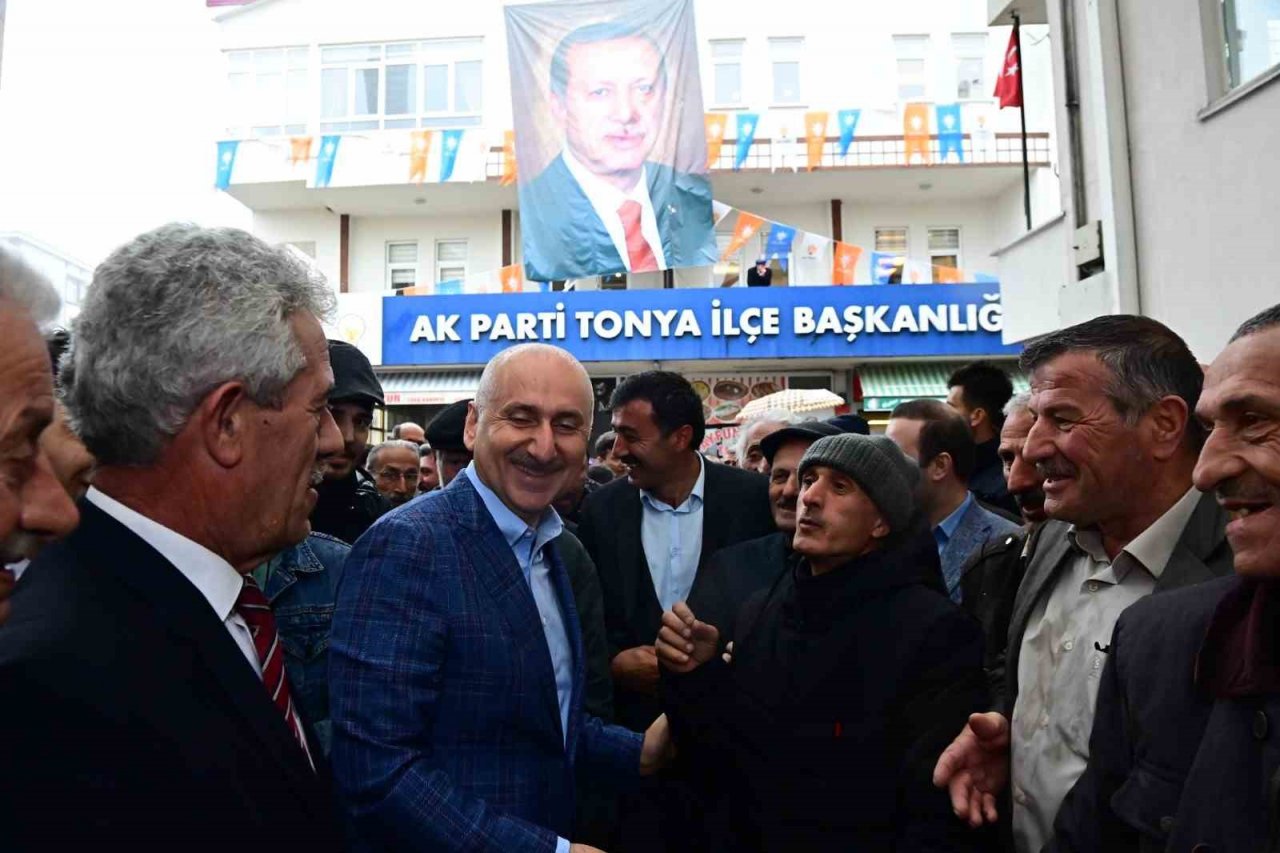 Bakan Karaismailoğlu: "Türkiye’de iki şey bitmez; bir AK Parti’nin icraatleri, iki CHP’nin yalanları"