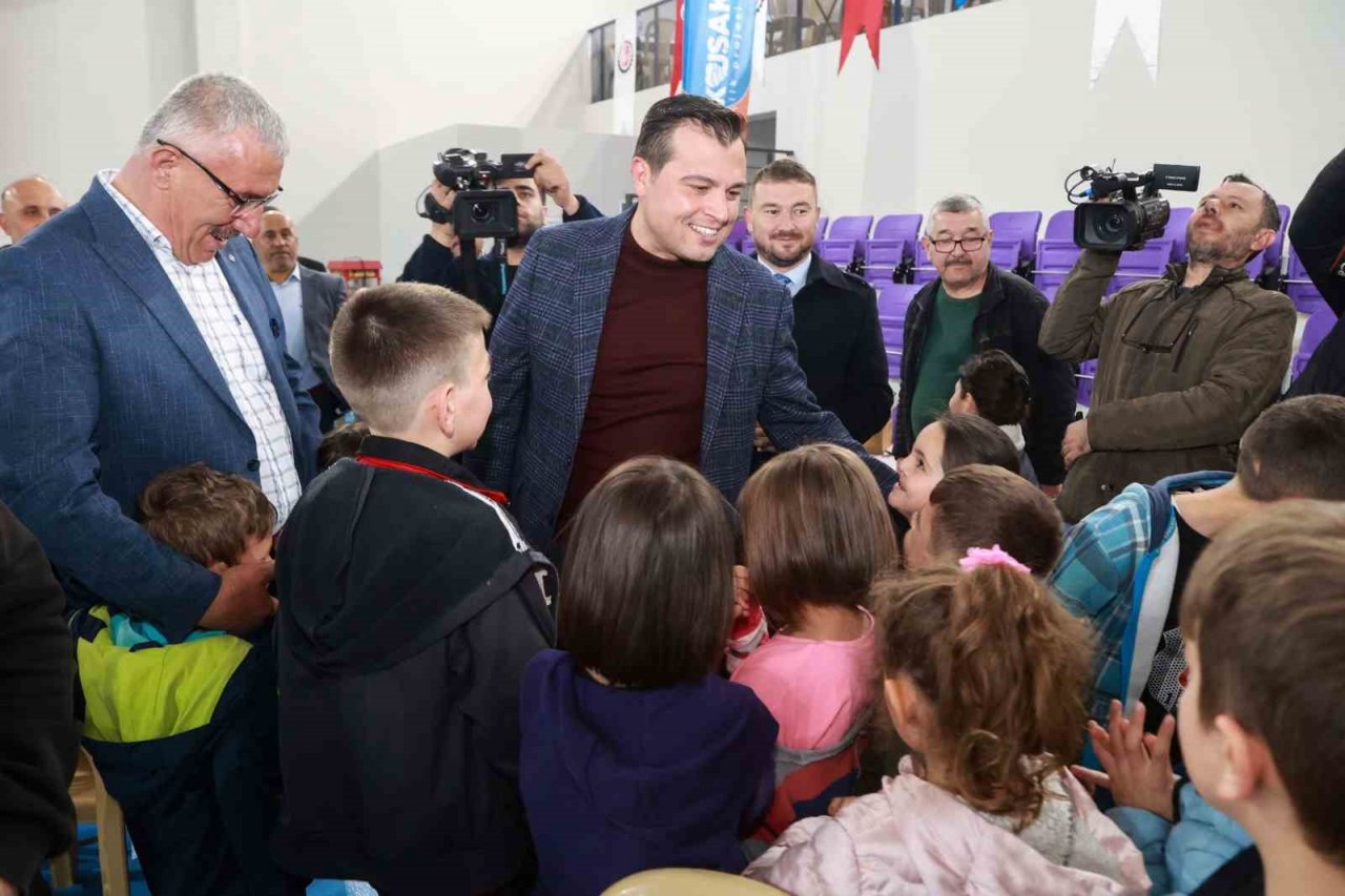 Başkan Çakın; “Uşak’a verdiğimiz sözleri tutuyoruz”