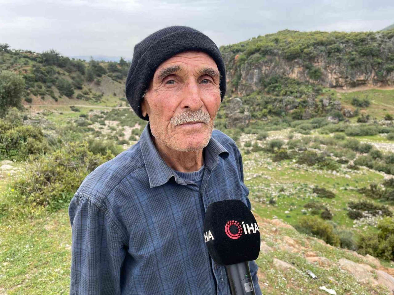 Asırlık çayın deprem sonrası yer altına girmesi böyle görüntülendi