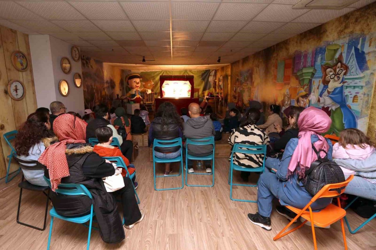 Yenimahalleli çocuklara müzede keyifli saatler