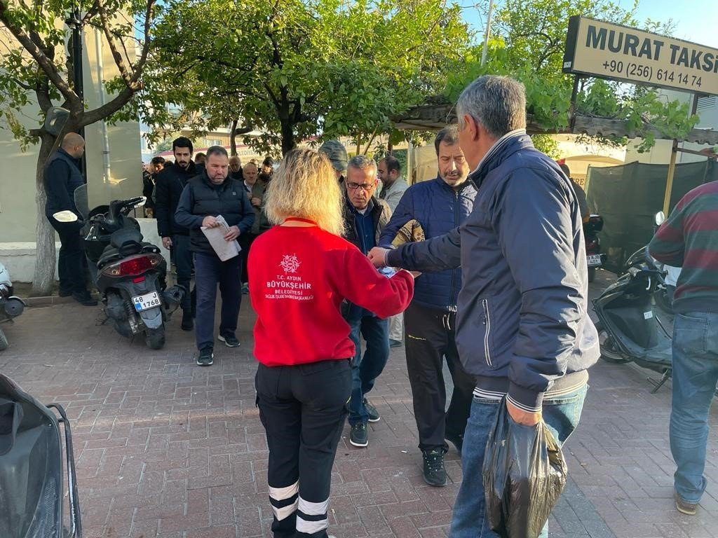 Büyükşehir, Ramazan Bayramı’nda vatandaşlarla bayramlaştı