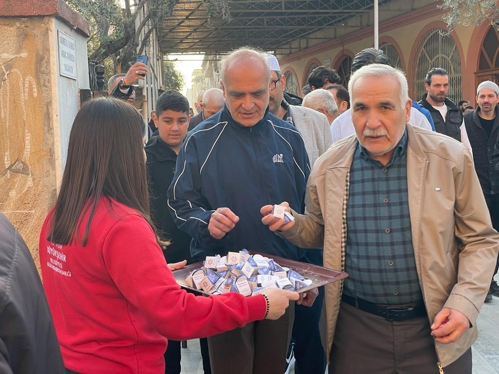 Büyükşehir, Ramazan Bayramı’nda vatandaşlarla bayramlaştı