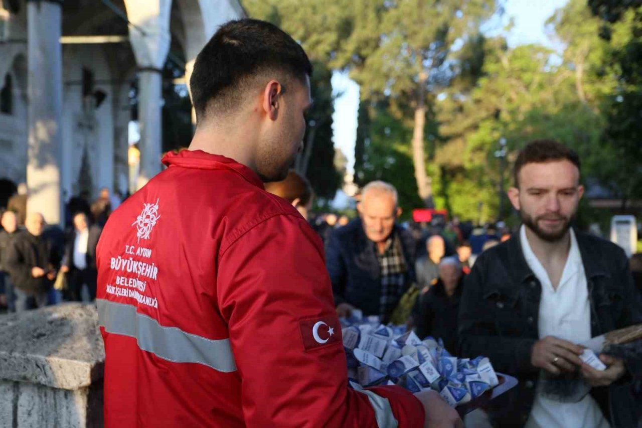 Büyükşehir, Ramazan Bayramı’nda vatandaşlarla bayramlaştı