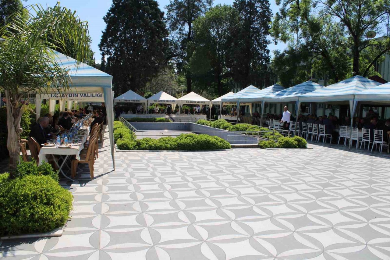 Aydın protokolü bayramlaştı