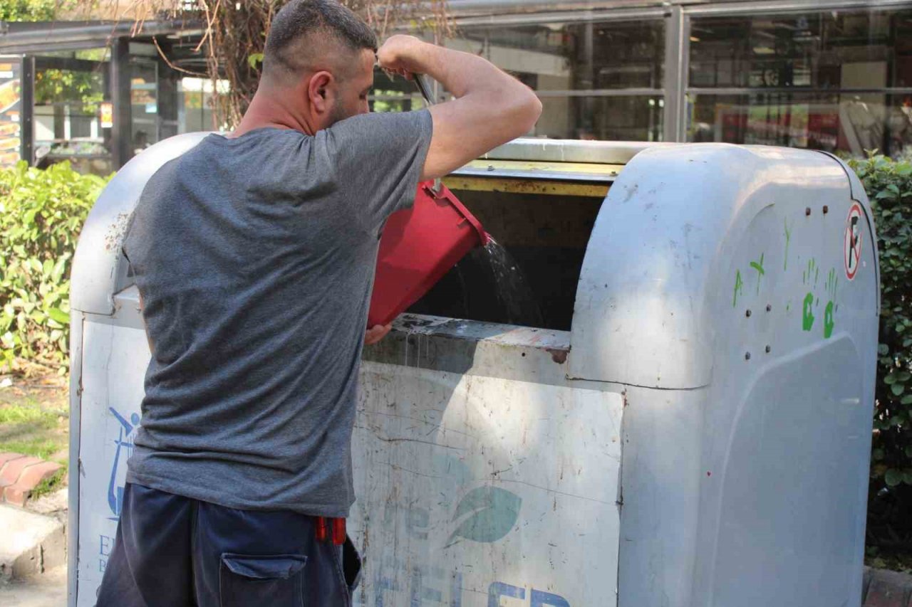 Çöp konteynerine dökülen kül, ekipleri harekete geçirdi