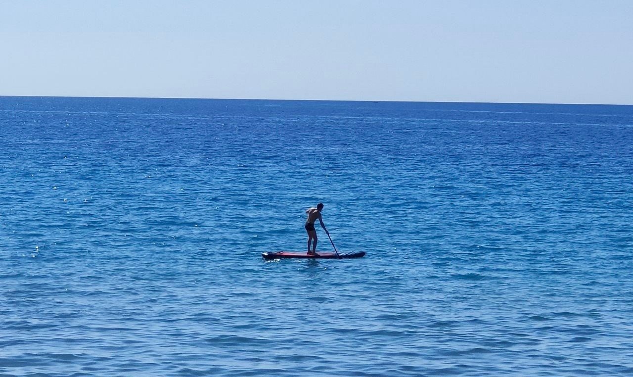 Kuşadası’nın dünyaca ünlü Kadınlar Denizi Plajı’nda bayram yoğunluğu