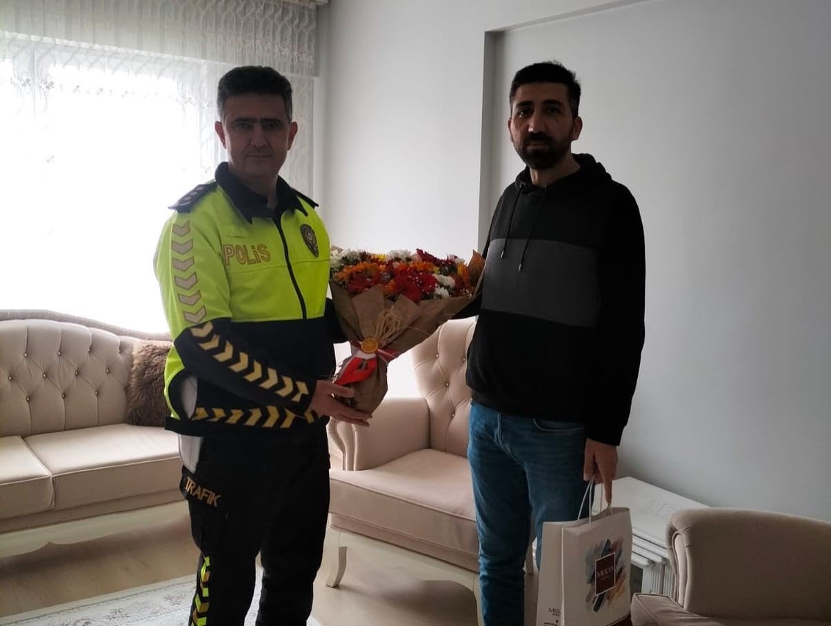 Bayramda şehit aileleri ziyaret edildi