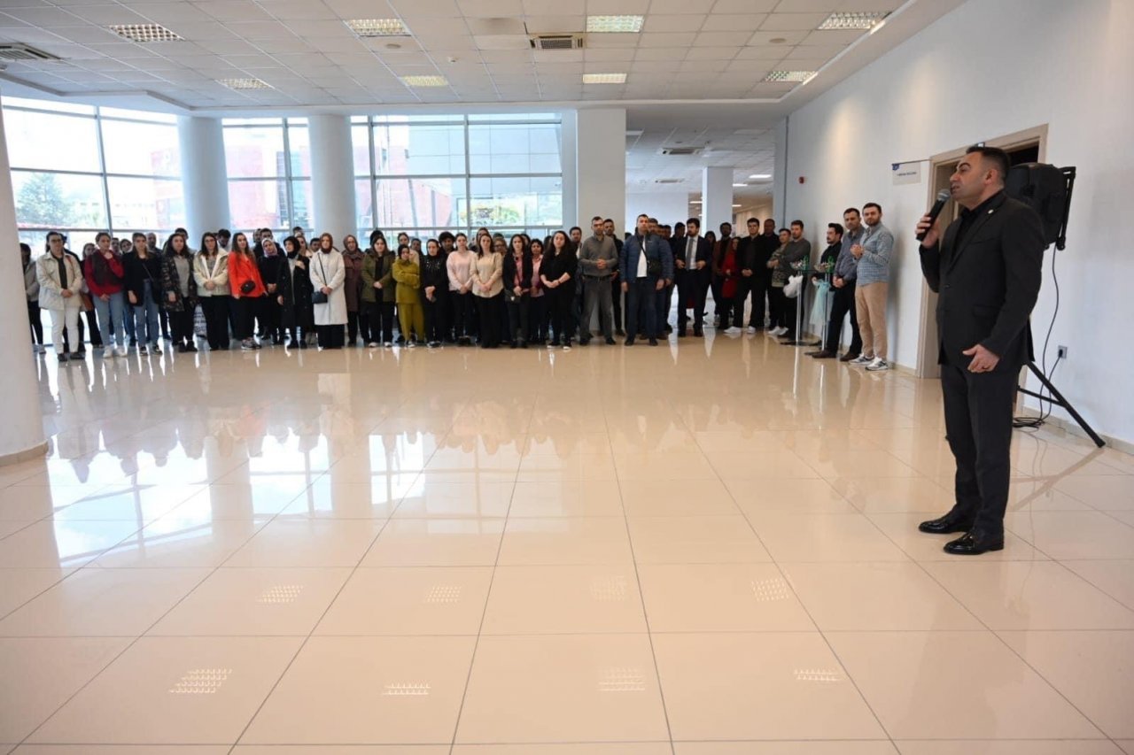 Biga Belediye Başkanı Bülent Erdoğan, belediye personeliyle bayramlaştı