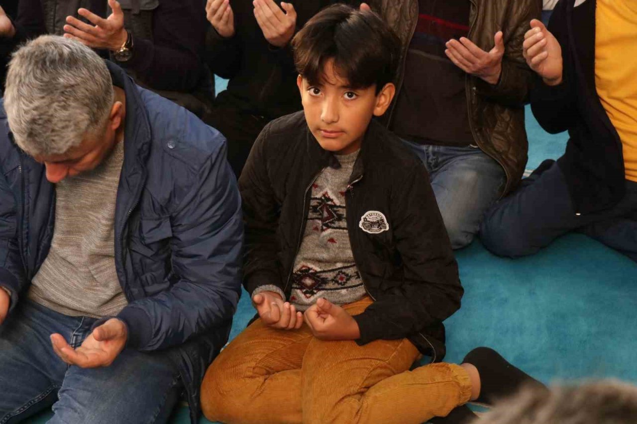 Diyanet İşleri Başkanı Erbaş: “Bayramlar, paylaşma, yardımlaşma ve dayanışma günleridir”