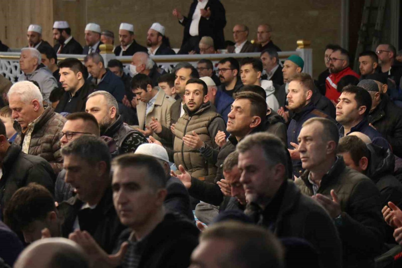 Diyanet İşleri Başkanı Erbaş: “Bayramlar, paylaşma, yardımlaşma ve dayanışma günleridir”