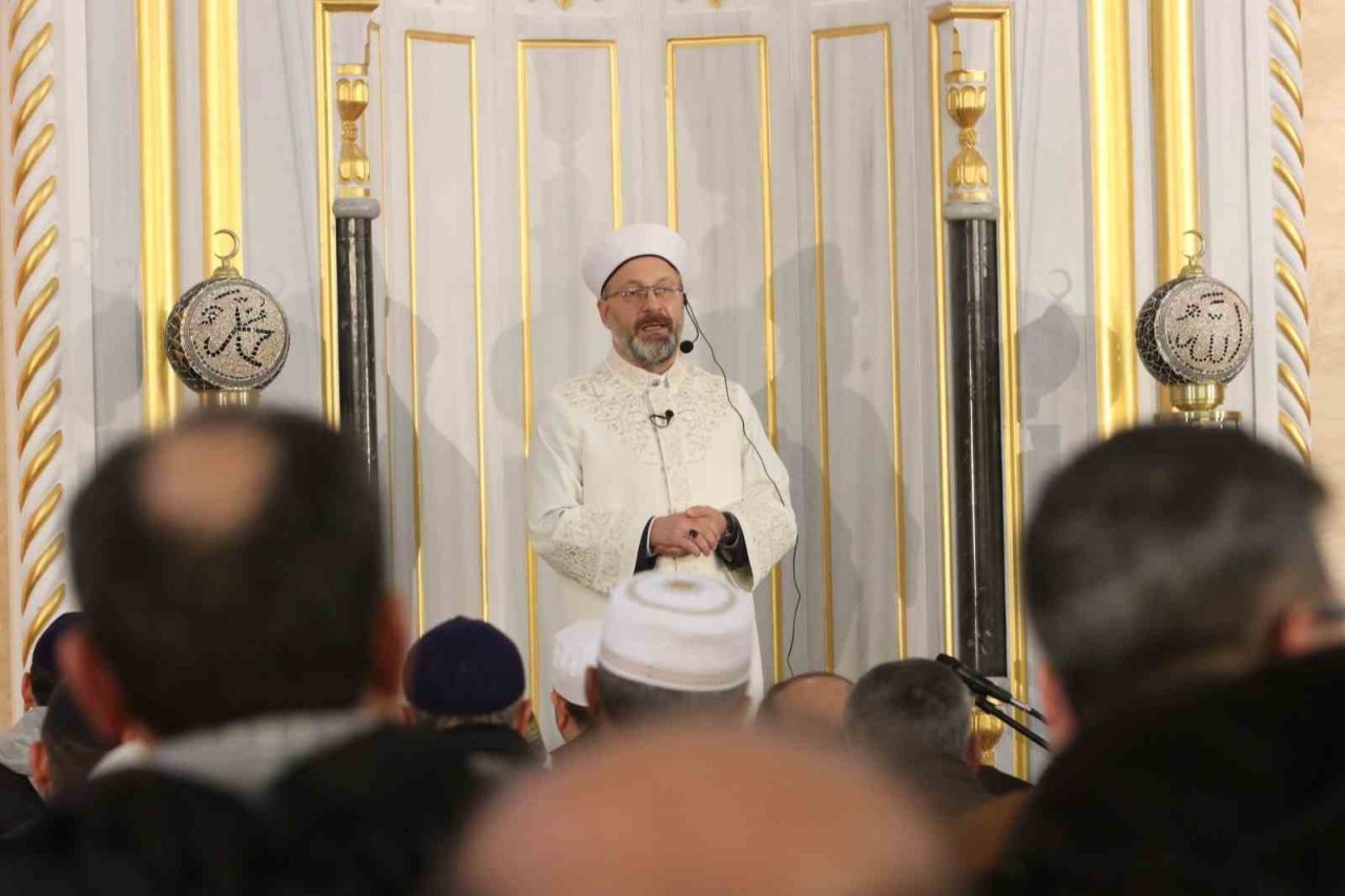 Diyanet İşleri Başkanı Erbaş: “Bayramlar, paylaşma, yardımlaşma ve dayanışma günleridir”