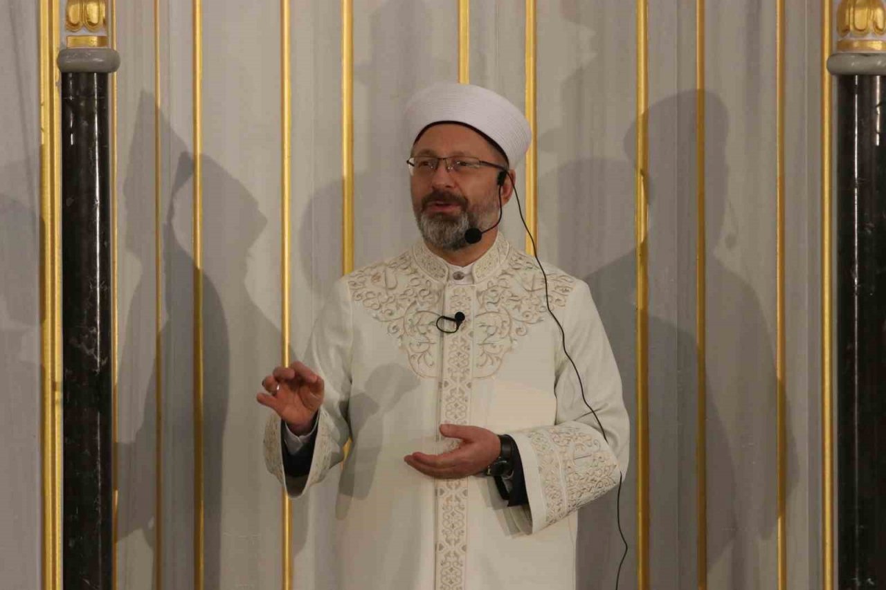 Diyanet İşleri Başkanı Erbaş: “Bayramlar, paylaşma, yardımlaşma ve dayanışma günleridir”