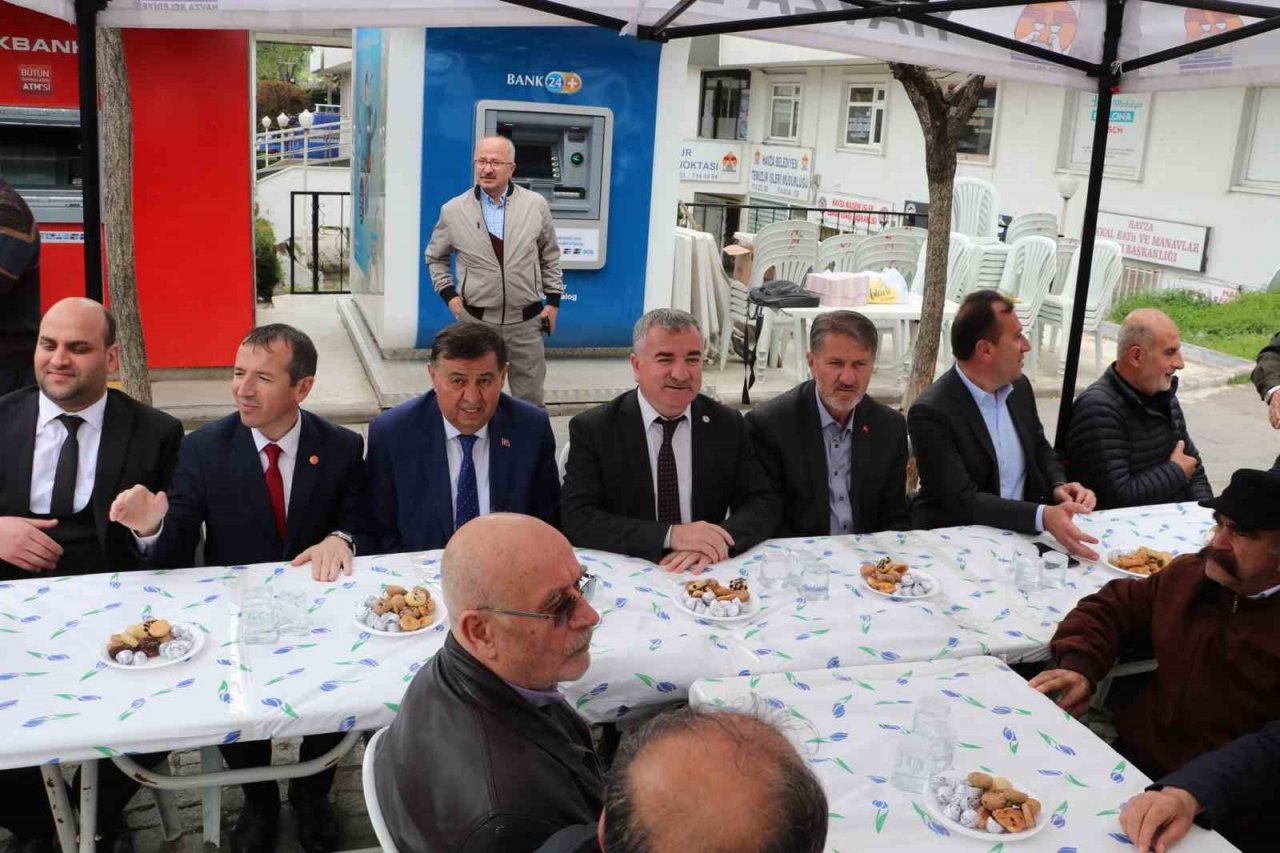 Başkan Özdemir: "Deprem felaketi nedeniyle buruk bir bayram yaşıyoruz"