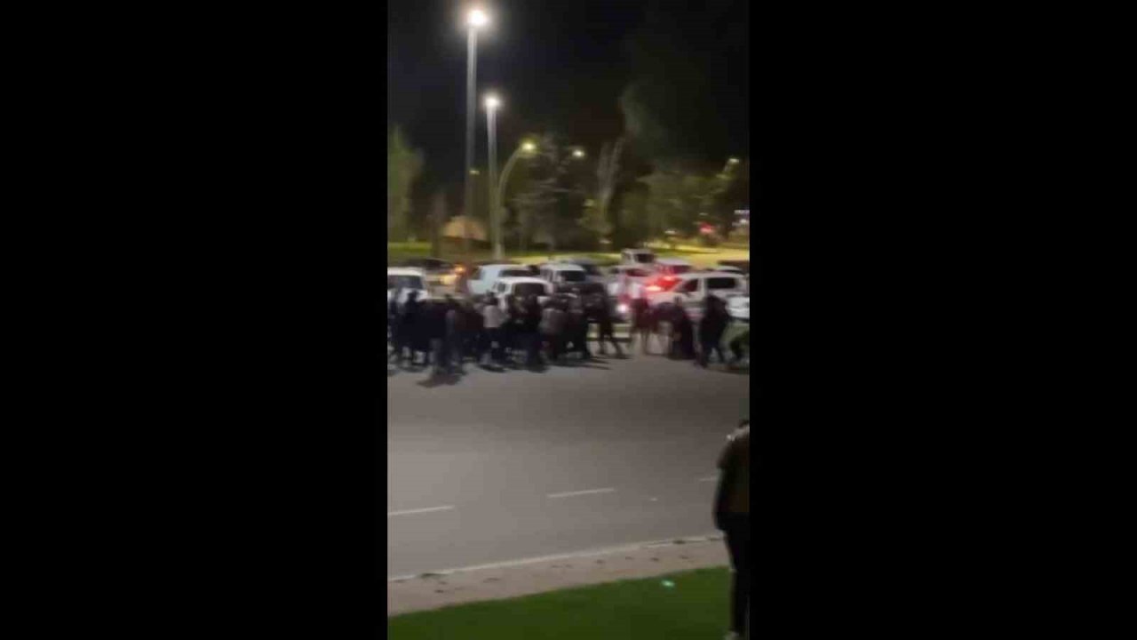 Kocaeli’de iki grubun kavgasında yumruklar havada uçuştu