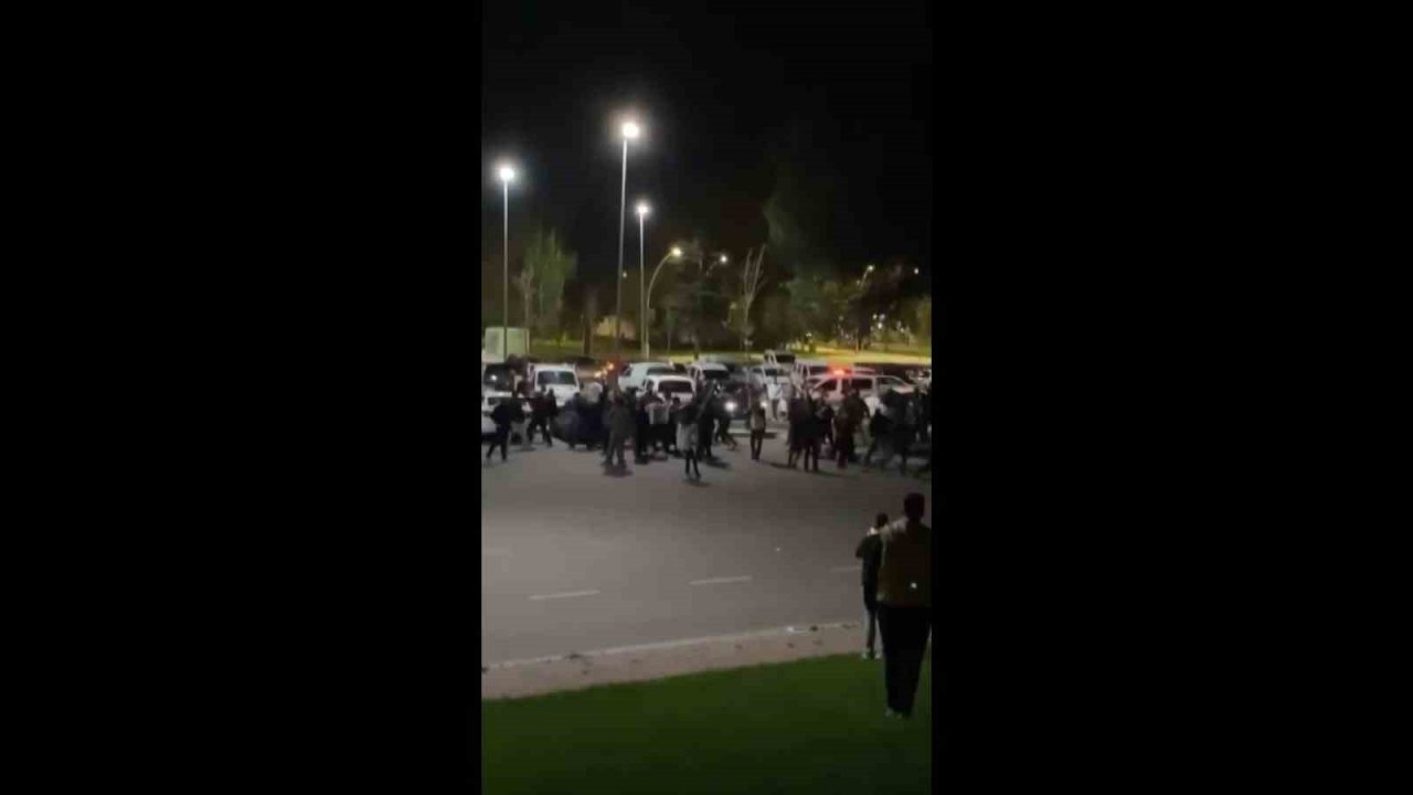 Kocaeli’de iki grubun kavgasında yumruklar havada uçuştu