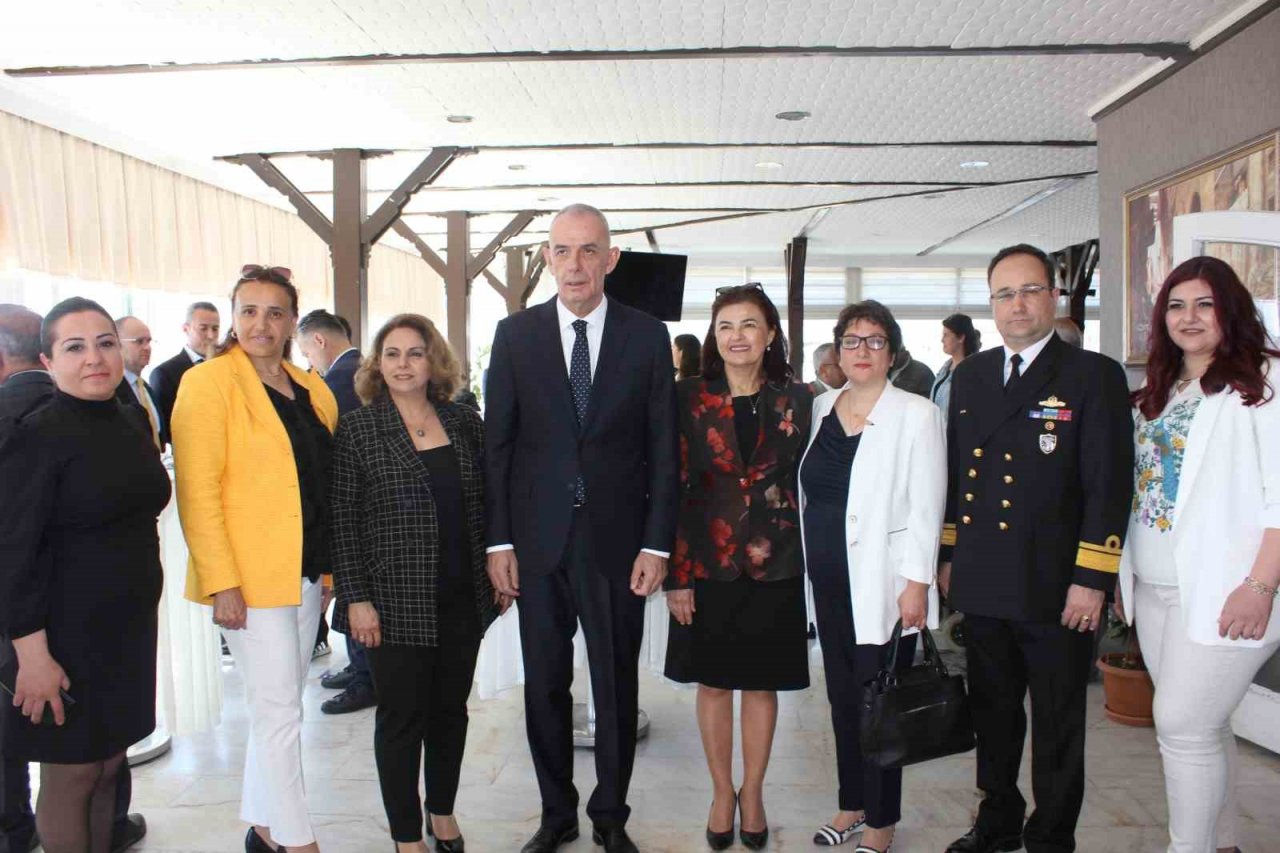 Marmaris protokolü Polis Evi’nde bayramlaştı