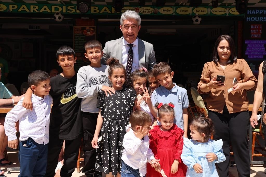 Başkan Oktay, Marmaris esnafıyla bayramlaştı