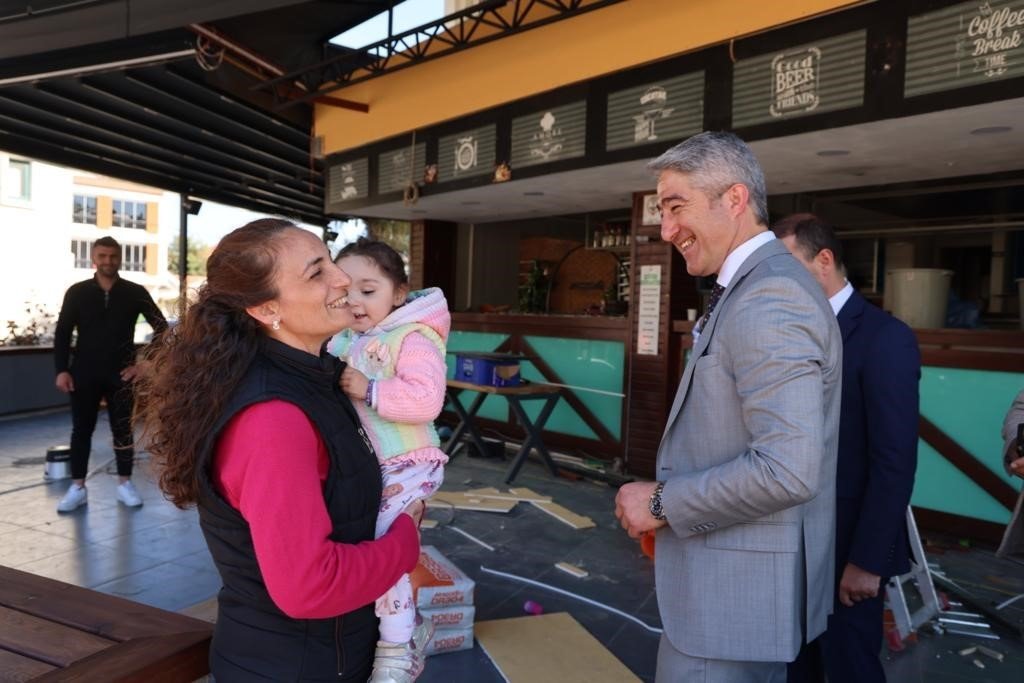 Başkan Oktay, Marmaris esnafıyla bayramlaştı