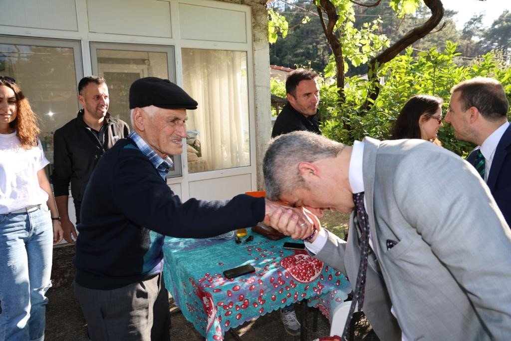 Başkan Oktay, büyükleri unutmadı