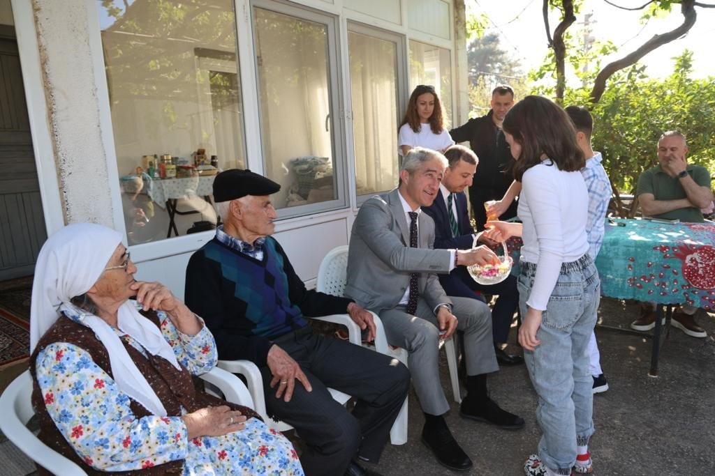 Başkan Oktay, büyükleri unutmadı