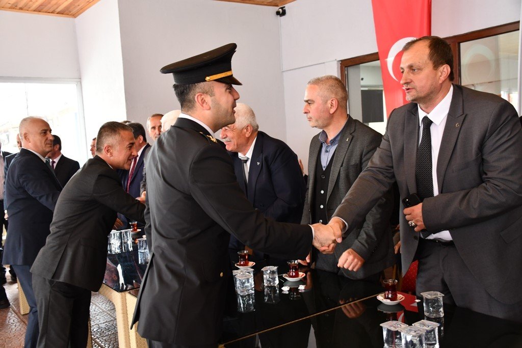 Başkan Usta: "Derdimiz bayrağımız ve vatanımız"