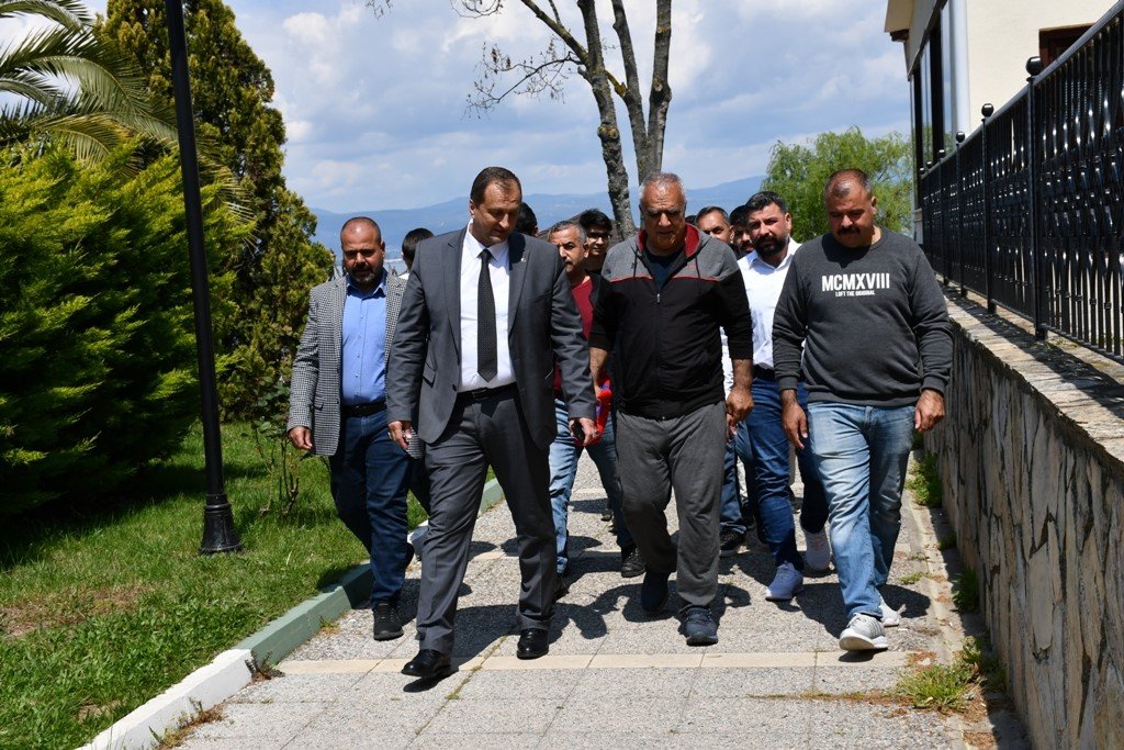 Başkan Usta: "Derdimiz bayrağımız ve vatanımız"