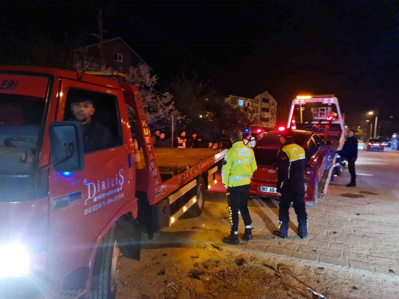 Tali yoldan çıkan araç kazaya sebep oldu: 4 yaralı