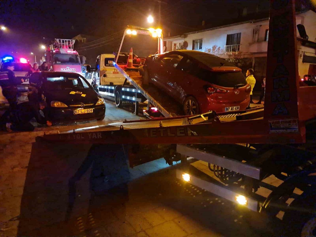 Tali yoldan çıkan araç kazaya sebep oldu: 4 yaralı