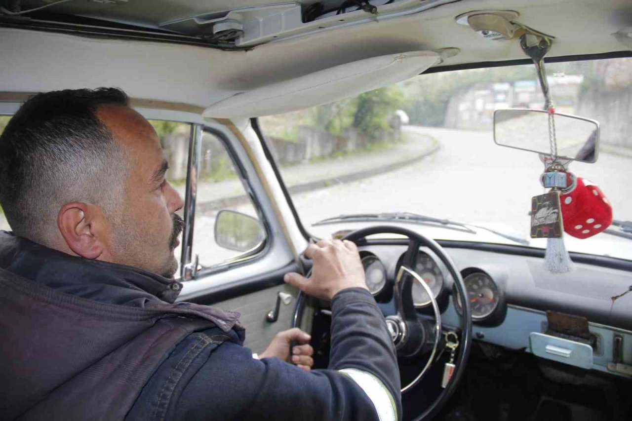 Gözü gibi baktığı nostaljik aracına 350 bin lira istedi