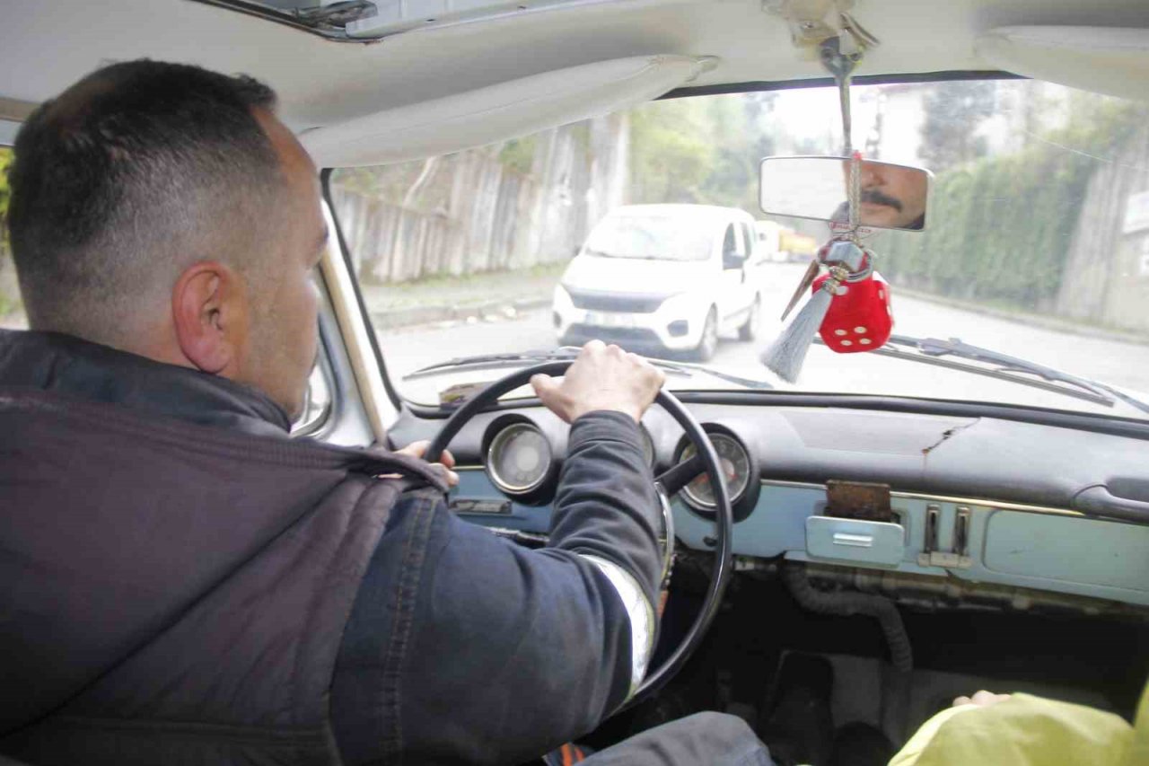 Gözü gibi baktığı nostaljik aracına 350 bin lira istedi