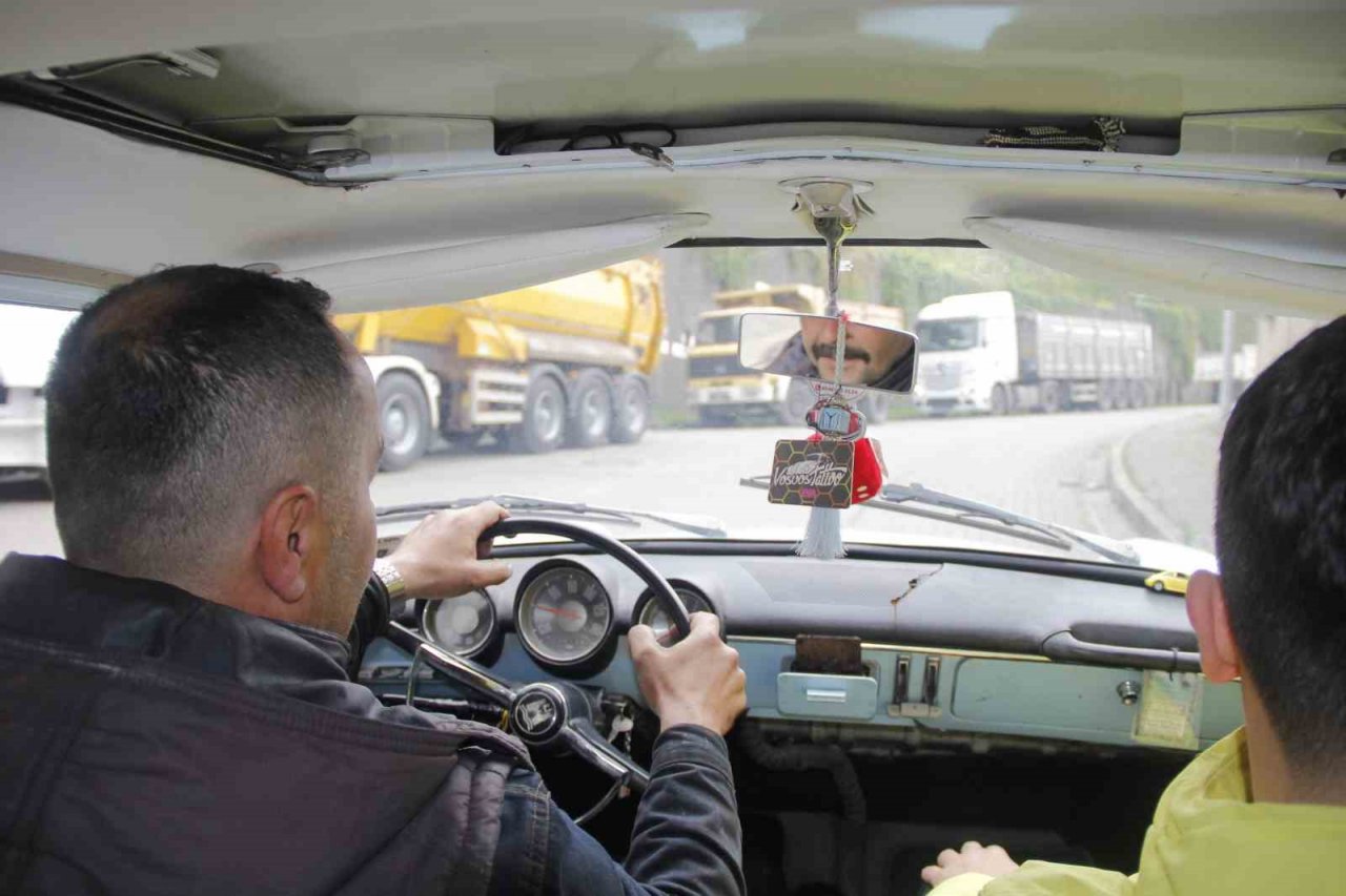 Gözü gibi baktığı nostaljik aracına 350 bin lira istedi